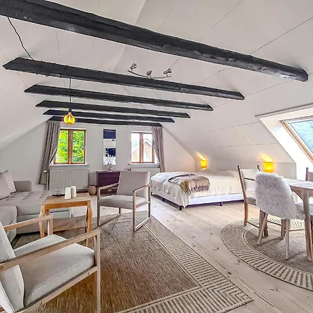 6 Bedroom Beautiful In Holiday home