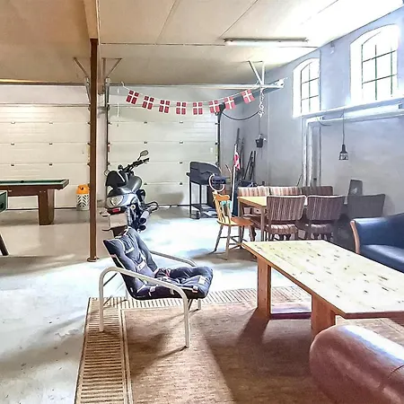 6 Bedroom Beautiful In Holiday home *