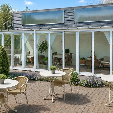 6 Bedroom Beautiful In